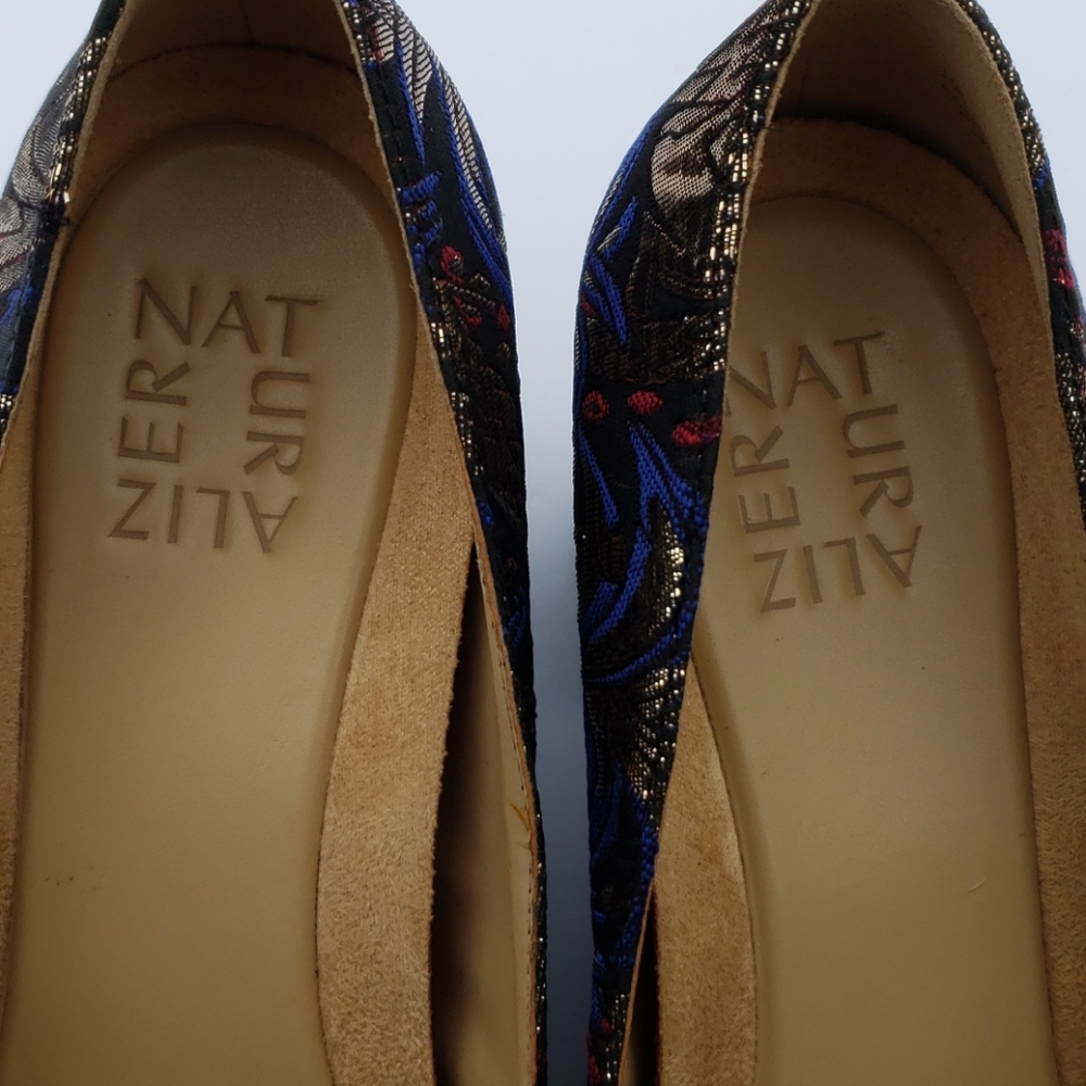 Vera Wang Women's Blue and Gold Floral Shoes - Picture 4 of 5